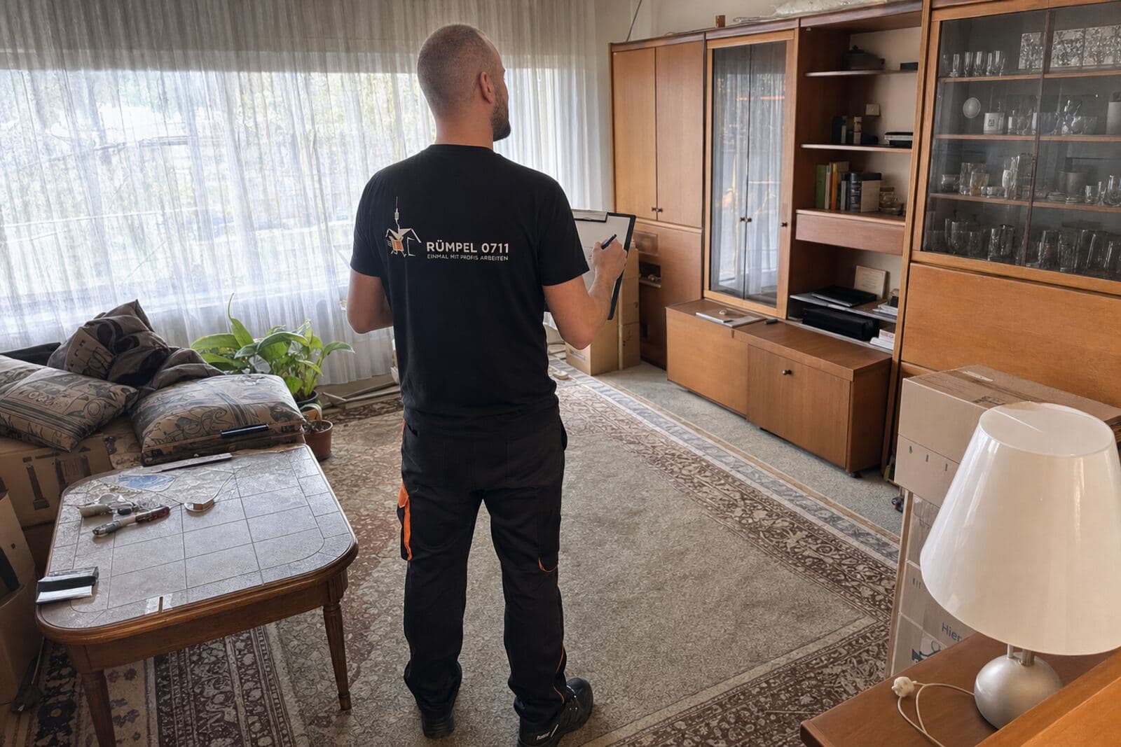 Kostenlose Besichtigung vor Ort mit Klemmbrett